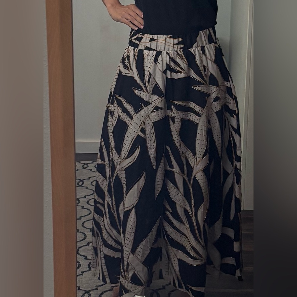 Magaschoni XS Black and Tan beaded linen skirt